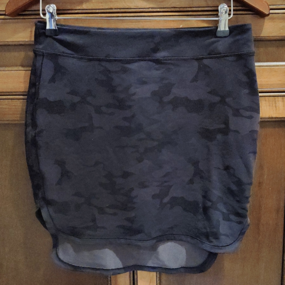 Lululemon Camo Black City Skirt 8